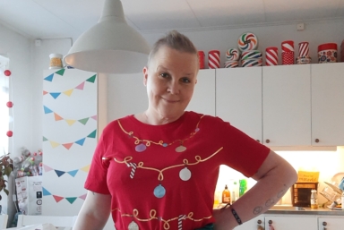 Porträtt på en kvinna som intervjuas i artikeln om sin erfarenhet av cancerrehabilitering.