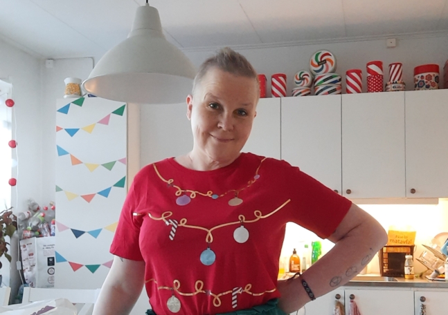 Porträtt på en kvinna som intervjuas i artikeln om sin erfarenhet av cancerrehabilitering.