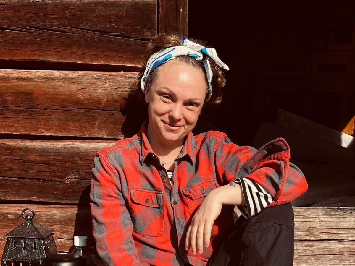 Porträtt av Månstråle Dahlström, som i artikeln berättar om sin cancerresa.