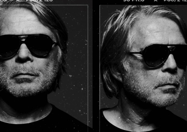 En svartvit bild på Mattias Edwall.