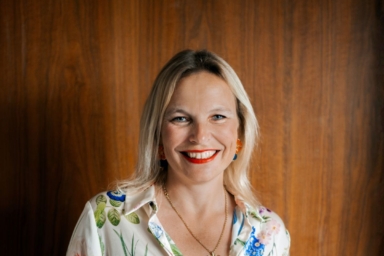 Porträtt av Alexandra Ekman Ryding, generalsekreterare på CancerRehabFonden.